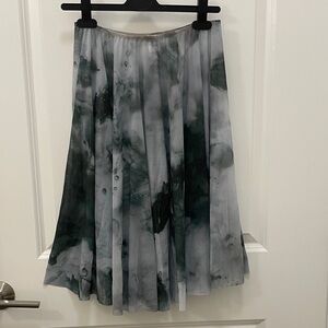 Luckyleo limited edition emerald rehearsal skirt NWOT